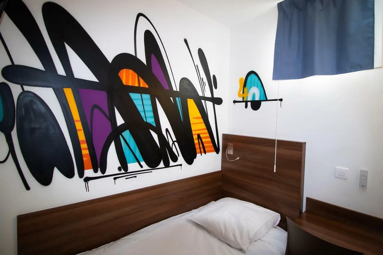**  Hotel Le Pastel Toulouse France